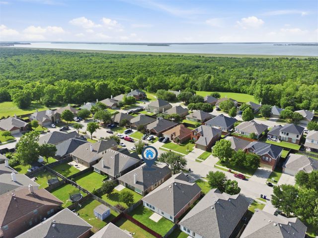 924 Bowie Drive, Lavon, TX 75166