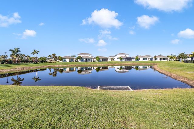 13431 E Amber Waves Avenue, Delray Beach, FL 33484