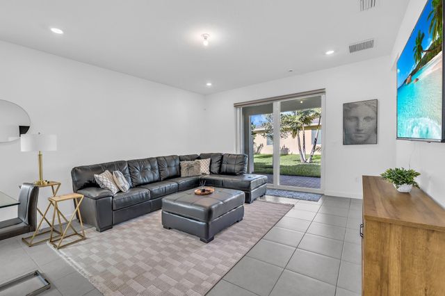 13431 E Amber Waves Avenue, Delray Beach, FL 33484