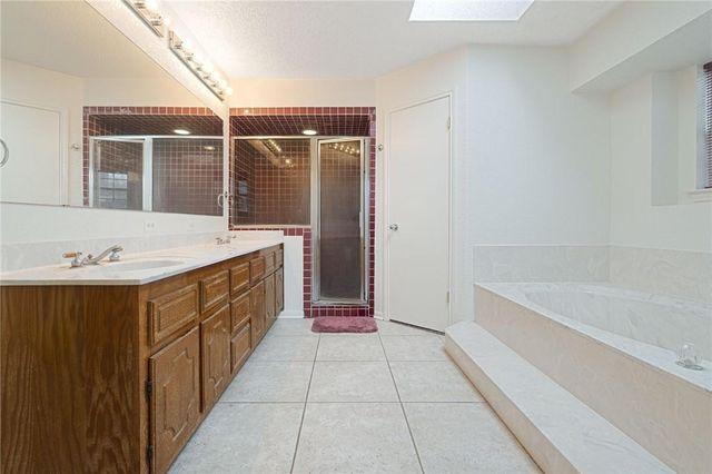 2211 Phyllis DR, Copperas Cove, TX 76522