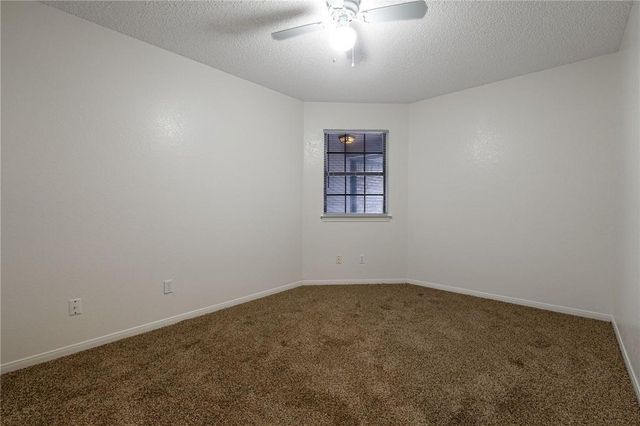 2211 Phyllis DR, Copperas Cove, TX 76522