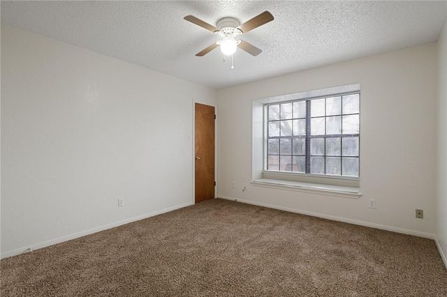 2211 Phyllis DR, Copperas Cove, TX 76522