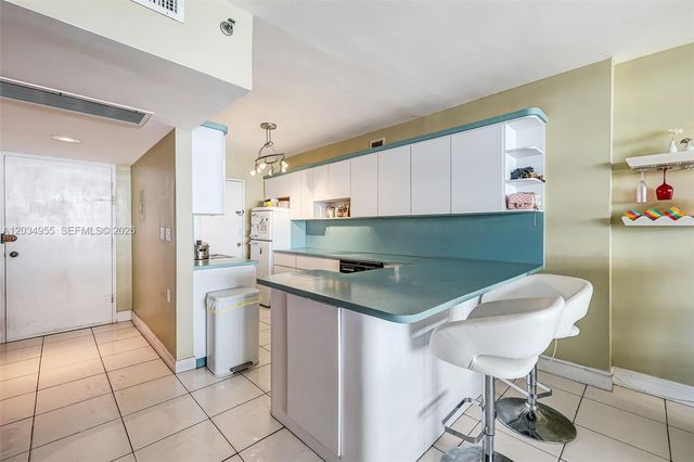 100 Lincoln Rd 502, Miami Beach, FL 33139