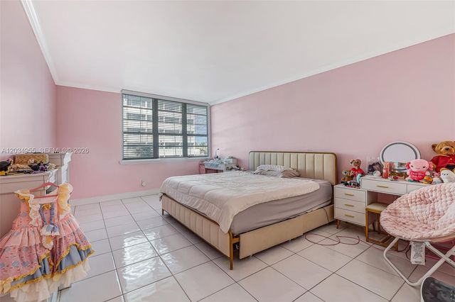 100 Lincoln Rd 502, Miami Beach, FL 33139