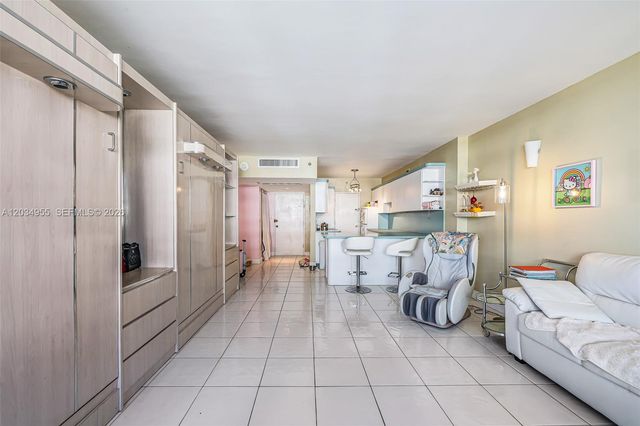 100 Lincoln Rd 502, Miami Beach, FL 33139