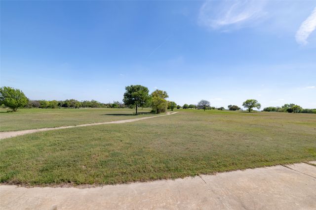 413 W Park Avenue, Weatherford, TX 76086