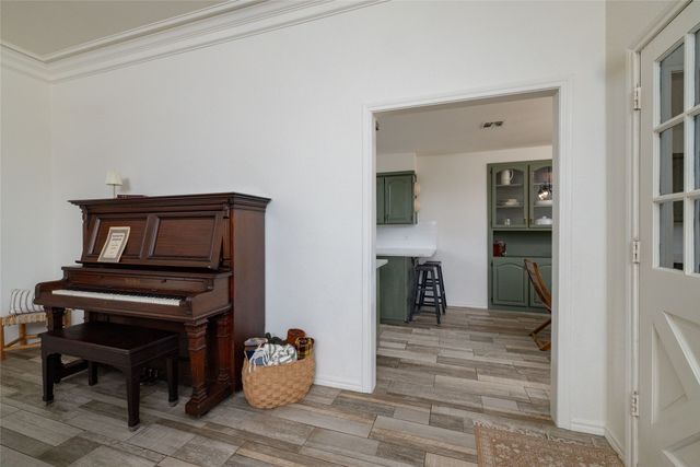 413 W Park Avenue, Weatherford, TX 76086