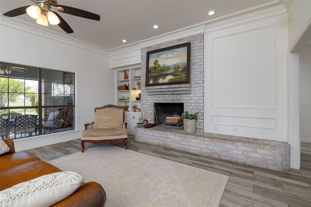 413 W Park Avenue, Weatherford, TX 76086