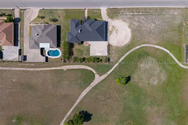 413 W Park Avenue, Weatherford, TX 76086