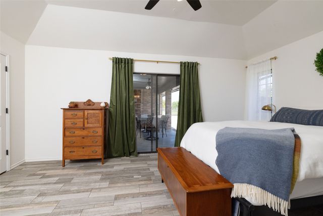 413 W Park Avenue, Weatherford, TX 76086