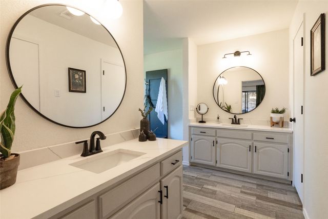 413 W Park Avenue, Weatherford, TX 76086