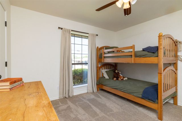 413 W Park Avenue, Weatherford, TX 76086