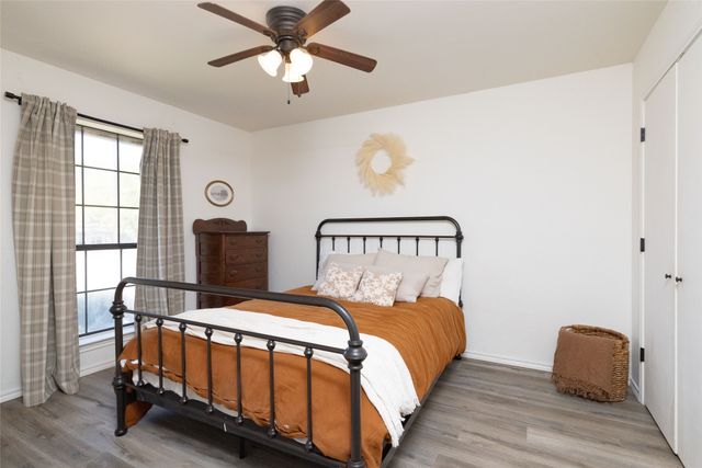 413 W Park Avenue, Weatherford, TX 76086