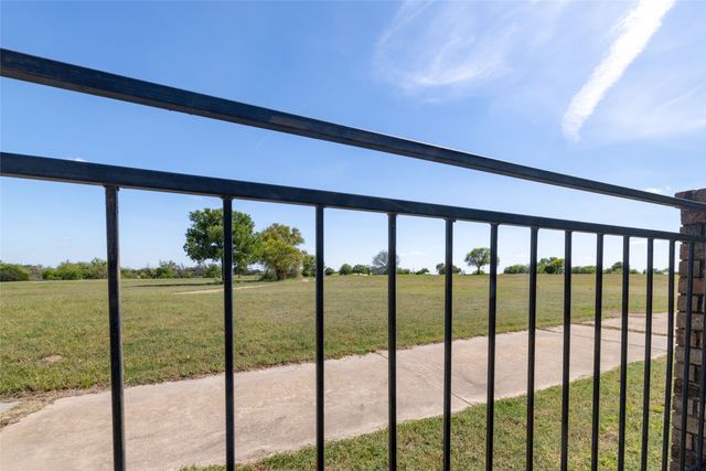 413 W Park Avenue, Weatherford, TX 76086