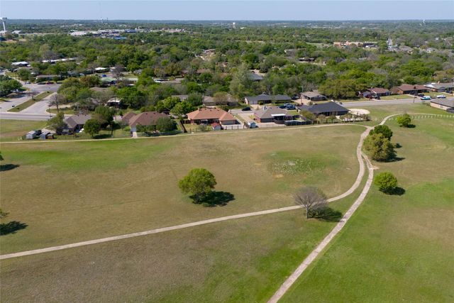 413 W Park Avenue, Weatherford, TX 76086