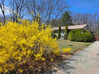 37 Country Club Lane, Merrimack, NH 03054