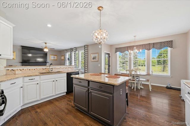 48606 Greenwich Circle, Canton Charter Township, MI 48188
