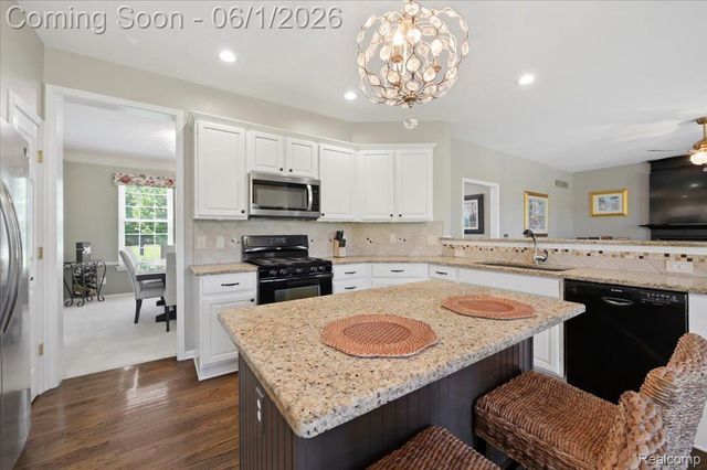 48606 Greenwich Circle, Canton Charter Township, MI 48188