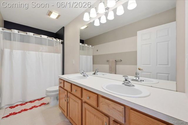 48606 Greenwich Circle, Canton Charter Township, MI 48188