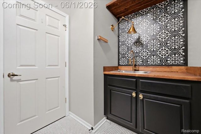 48606 Greenwich Circle, Canton Charter Township, MI 48188