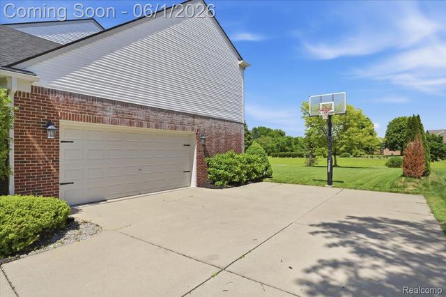 48606 Greenwich Circle, Canton Charter Township, MI 48188