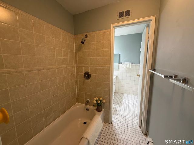 1070 New Haven Avenue 70, Milford, CT 06460