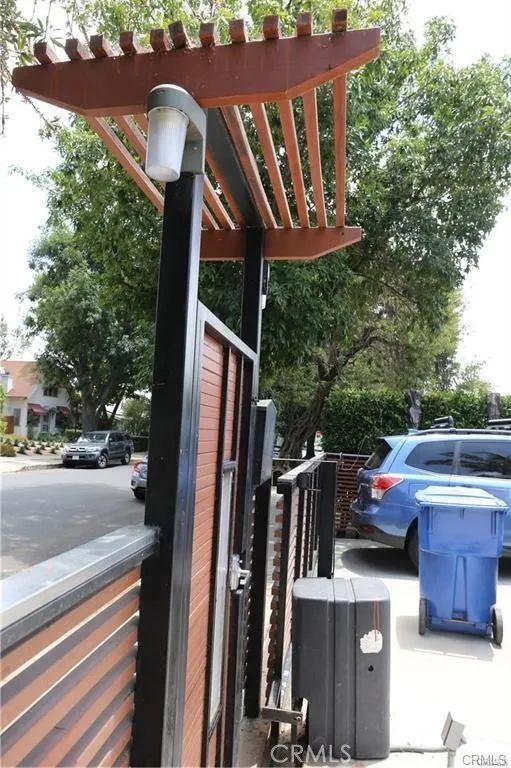 1323 N Cherokee, Los Angeles, CA 90028