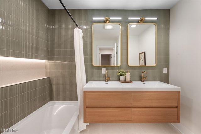 24270 Hermitage Road, Shaker Heights, OH 44122