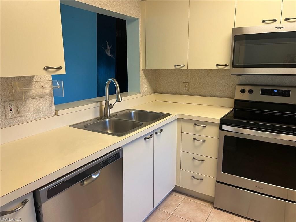 7406 Lake Breeze DR 118, FORT MYERS, FL 33907 — exterior