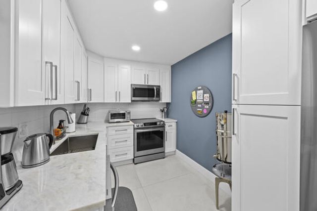 10137 S 40th Way 233, Boynton Beach, FL 33436