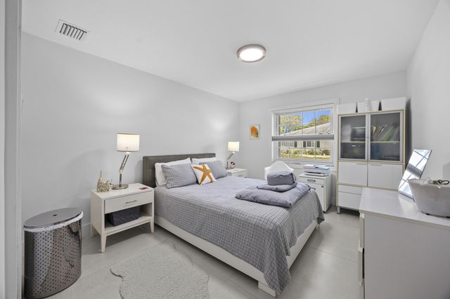 10137 S 40th Way 233, Boynton Beach, FL 33436