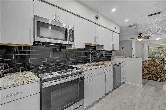 4169 66TH STREET CIRCLE W H, Bradenton, FL 34209