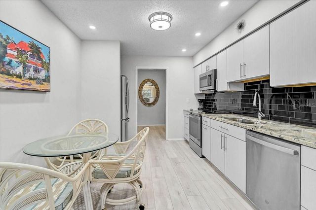 4169 66TH STREET CIRCLE W H, Bradenton, FL 34209