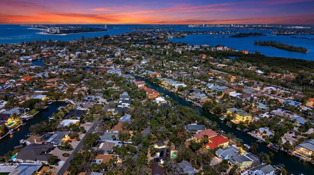 5045 OXFORD DRIVE, Sarasota, FL 34242