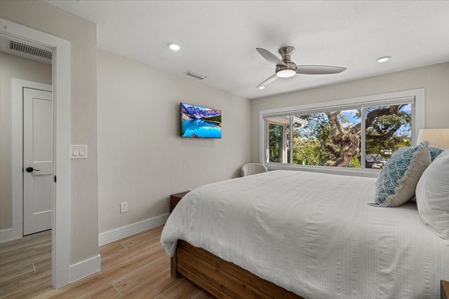 5045 OXFORD DRIVE, Sarasota, FL 34242