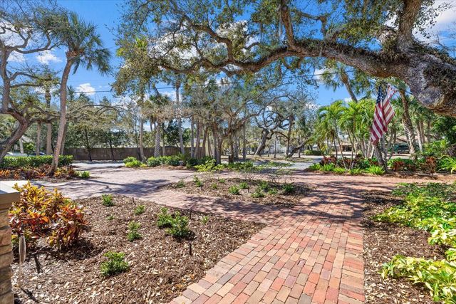 5045 OXFORD DRIVE, Sarasota, FL 34242