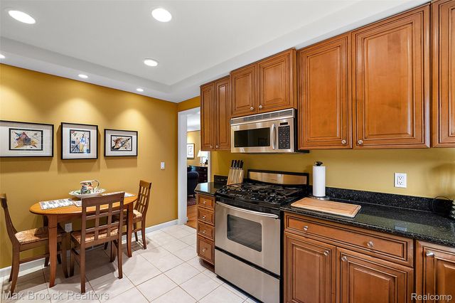 18408 Beverly Road, Beverly Hills Village, MI 48025