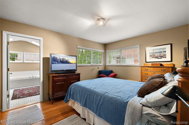 18408 Beverly Road, Beverly Hills Village, MI 48025
