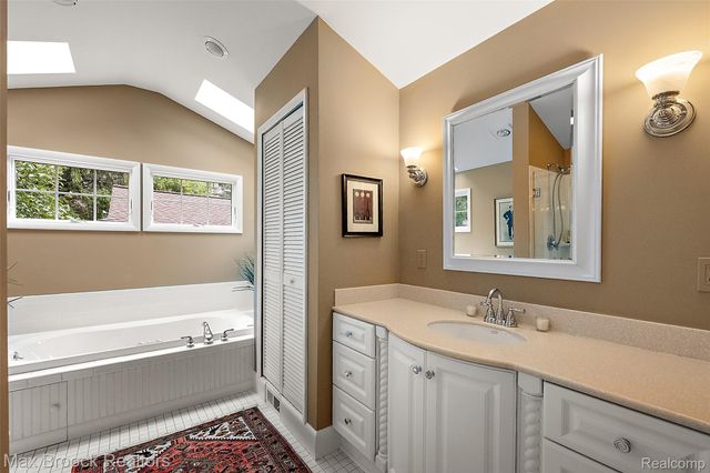 18408 Beverly Road, Beverly Hills Village, MI 48025