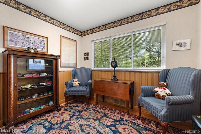 18408 Beverly Road, Beverly Hills Village, MI 48025