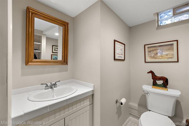 18408 Beverly Road, Beverly Hills Village, MI 48025