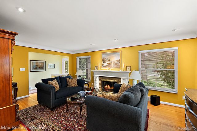 18408 Beverly Road, Beverly Hills Village, MI 48025