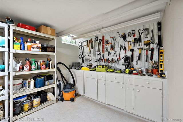 18408 Beverly Road, Beverly Hills Village, MI 48025