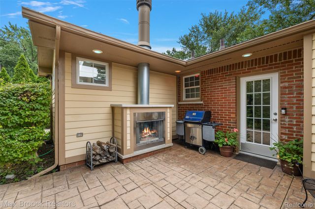 18408 Beverly Road, Beverly Hills Village, MI 48025