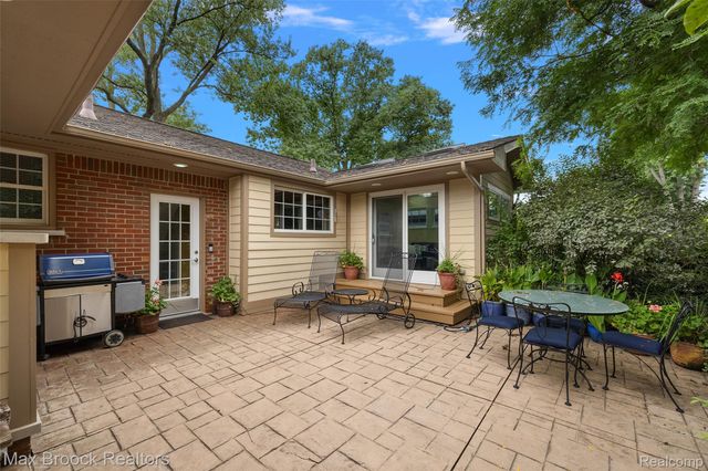 18408 Beverly Road, Beverly Hills Village, MI 48025