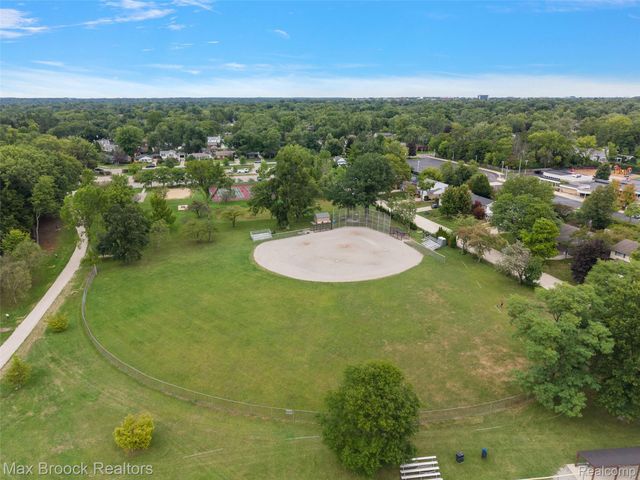 18408 Beverly Road, Beverly Hills Village, MI 48025