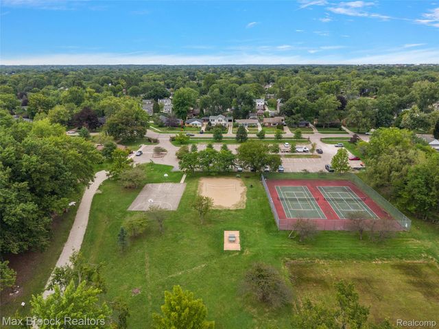 18408 Beverly Road, Beverly Hills Village, MI 48025