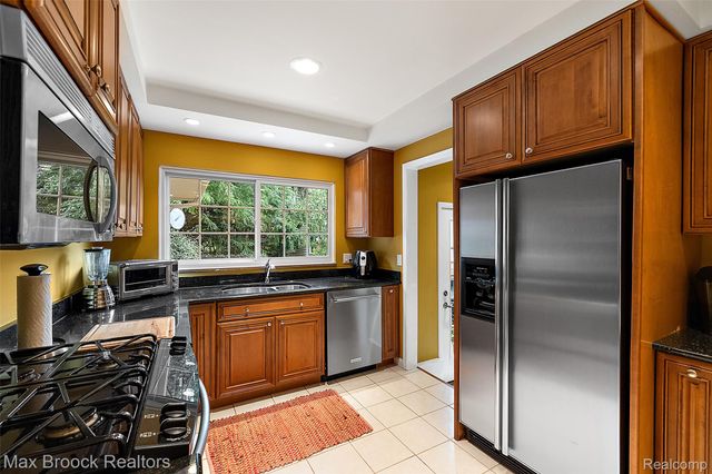 18408 Beverly Road, Beverly Hills Village, MI 48025
