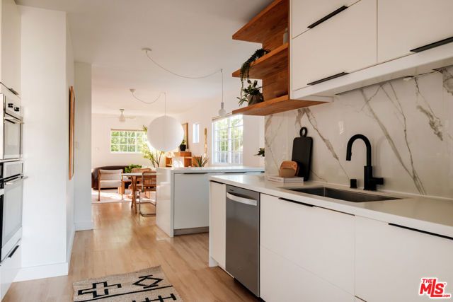 5922 4th Avenue, Los Angeles, CA 90043