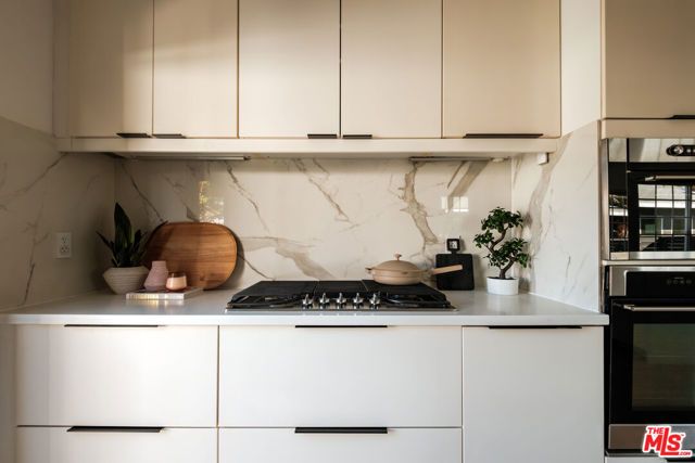 5922 4th Avenue, Los Angeles, CA 90043